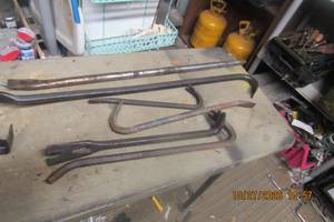 lot 182 image: PRY BARS