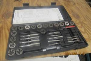 lot 149 image: TAP AND DIE SET