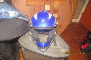 lot 268 image: DOT DIRT BIKE HELMET