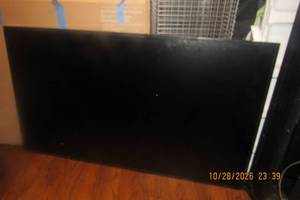lot 3 image: SAMSUNG  60  MONITOR