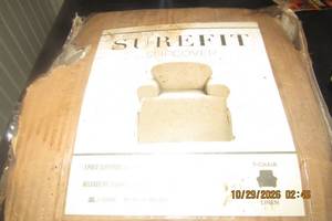 lot 209 image: SUREFIT SLIP COVER