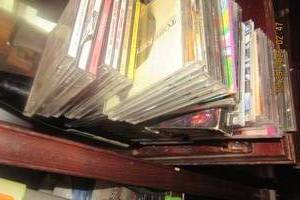 lot 238 image: CDs ASSORTED