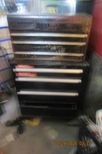 lot 20 image: TOOL CABINET W TOP BOX