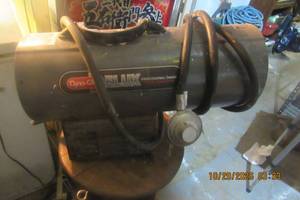 lot 31 image: DYNA GLOW DELUX PROPANE  HEATER