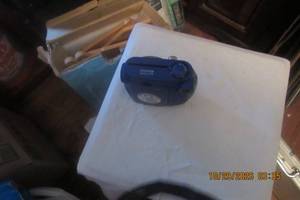 lot 256 image: FUGI FILM INSTANT CAMERA