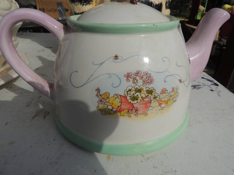 lot 150 image: Beatrix potter Peter rabbit tea pot