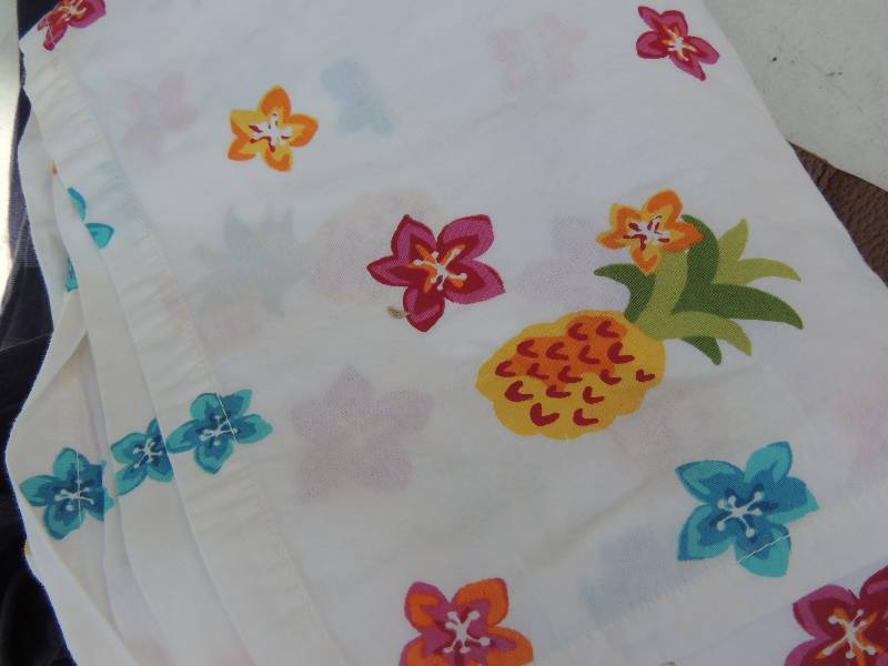 lot 171 image: twin size sheets and more