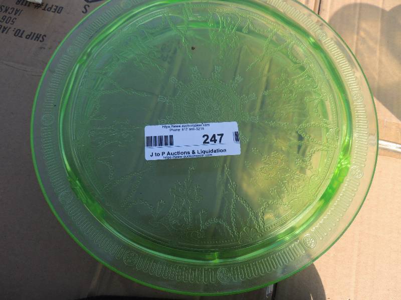 lot 247 image: GREEN DEPRESSION GLASS - CAKE PLATE,