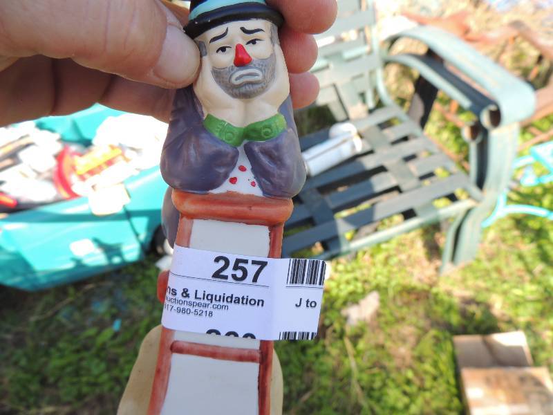 lot 257 image: CLOWNS - PORCELAIN   QTY 3  - KELLY