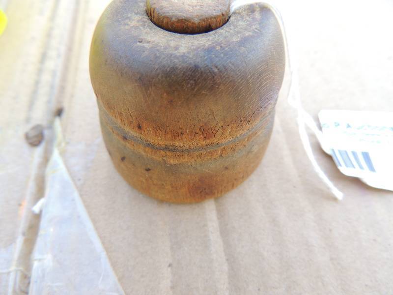 lot 269 image: SMALL WOODEN BUTTER MOLD - VINTAGE   STAR PATTERN