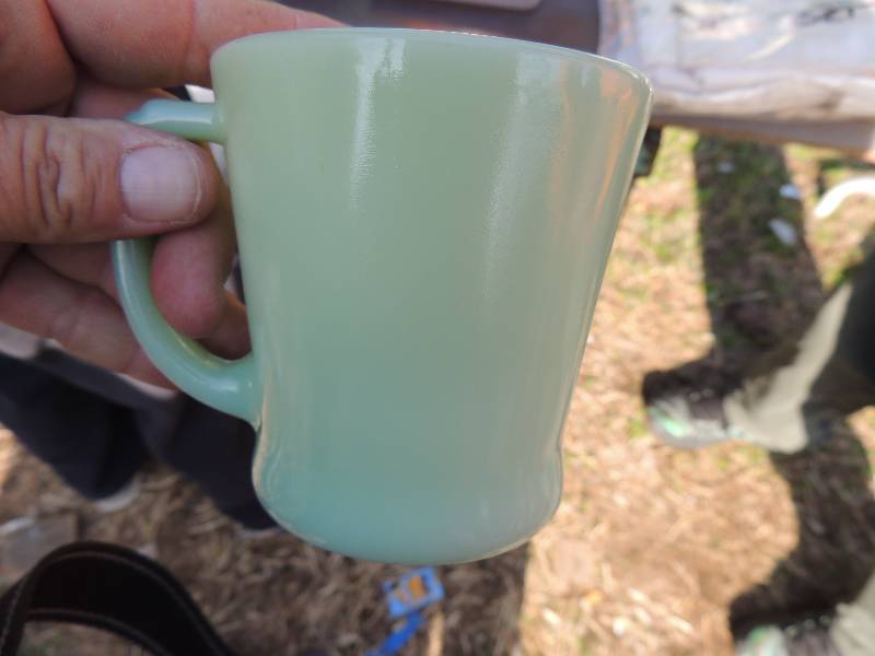 lot 285 image: JADEITE MUG AND SAUCER - FIRE KING