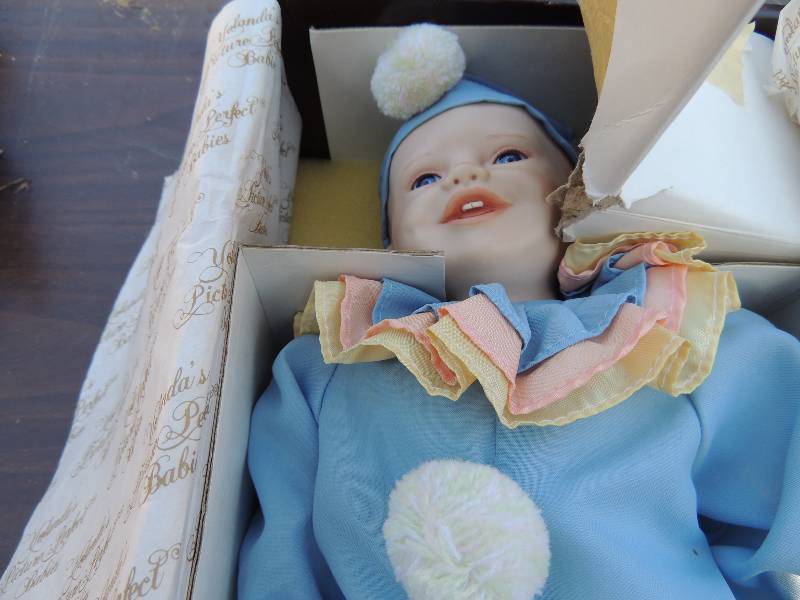 lot 276 image: Yolandas picture perfect DOLL  by Edwin Knowles  - NEW IN BOX
