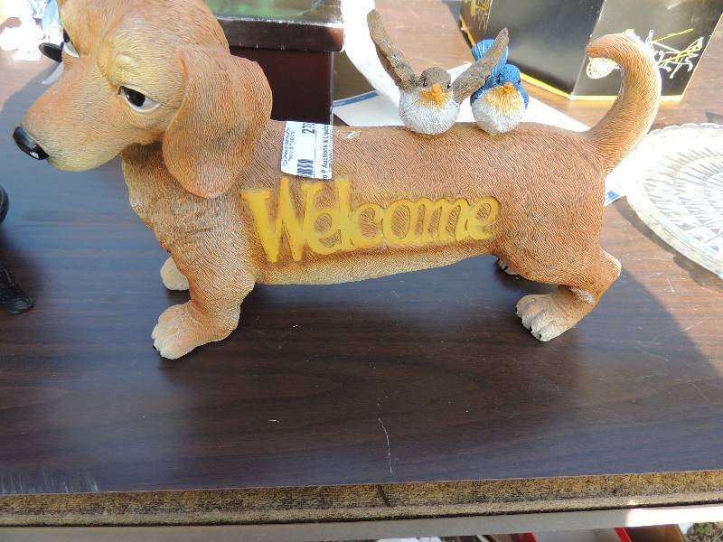 lot 278 image: DASHOUND LIGHT UP WELCOME SIGN