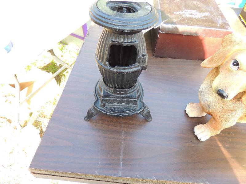 lot 279 image: MINIATURE POT BELLY STOVE
