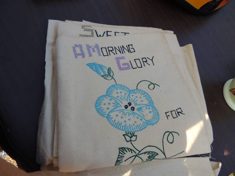 lot 286 image: VINTAGE DAYS OF THE WEEK TEA TOWELS - HAND EMBROIDED