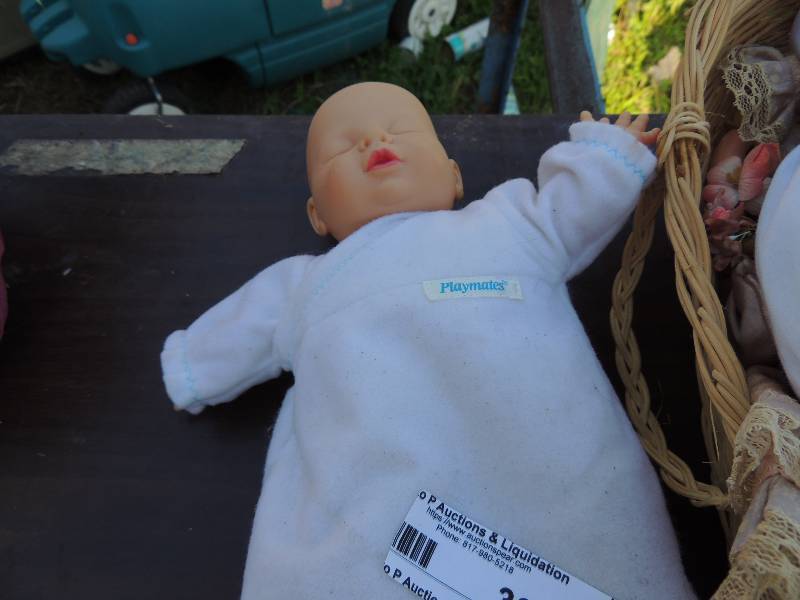 lot 305 image: Baby Playmates x 2 in basket