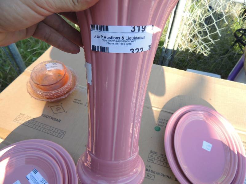 lot 319 image: FiestaWARE Vase  PINK