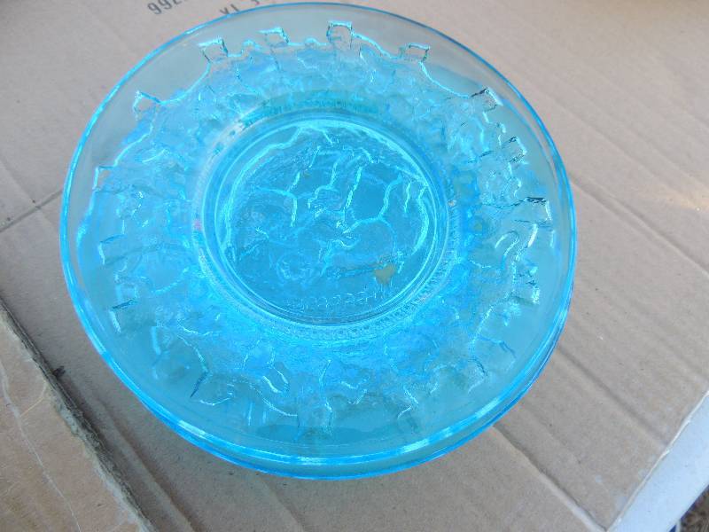 lot 333 image: TIARA blue nursery plates - HEY DIDDLE DIDDLE, 3 BEARS,  LITTLE PIGGY