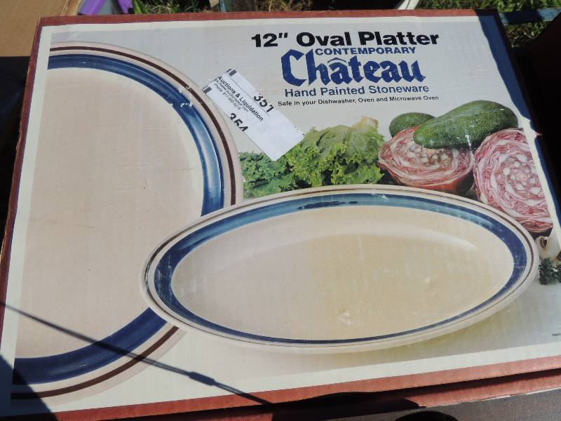 lot 351 image: Chateau S&P set, 12 oval platter, covered sugar and creamer