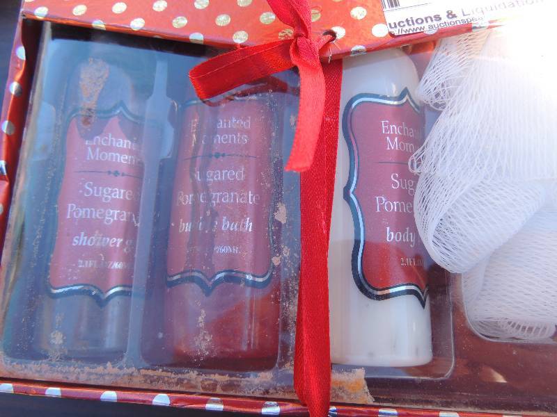 lot 369 image: Enchanted moments showerbath set,  Box of pottery wall pics