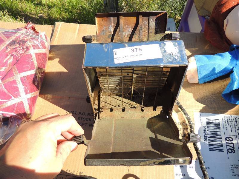 lot 375 image: Vintage toaster