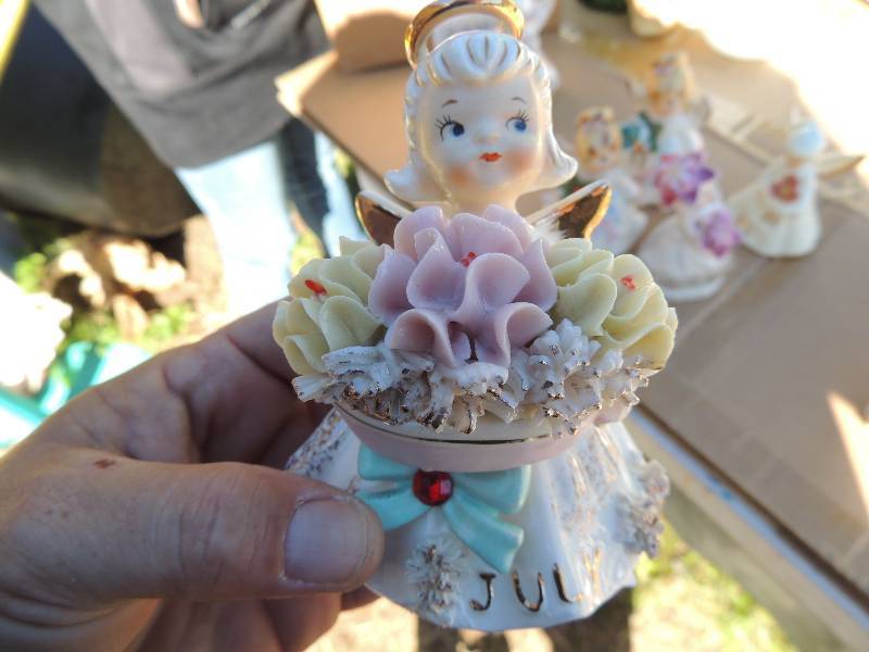 lot 423 image: July angels x 6
