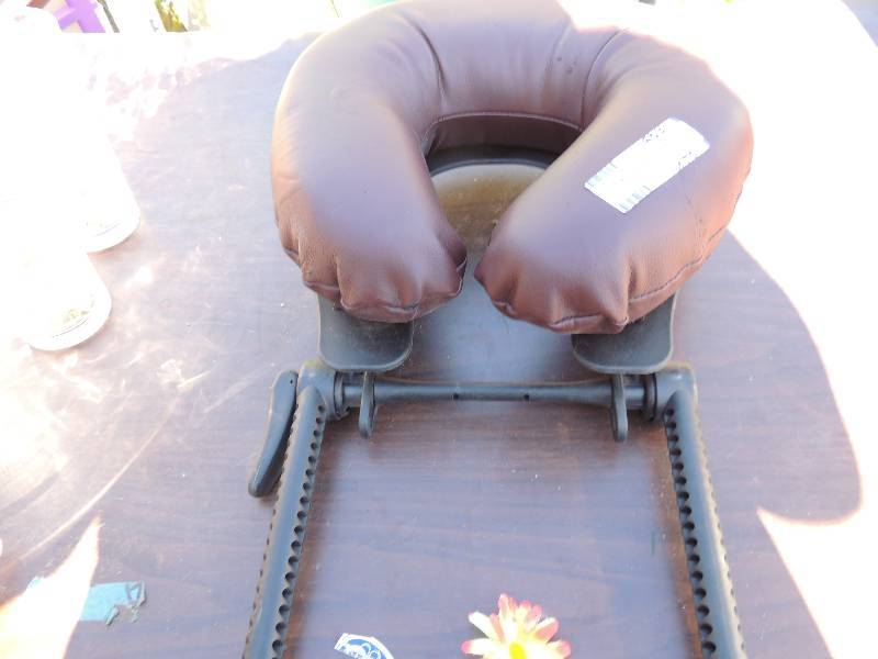 lot 469 image: Chiropractic headrest