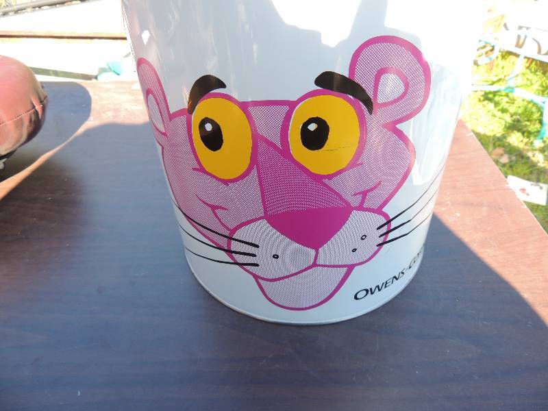 lot 470 image: Pink Panther tin can