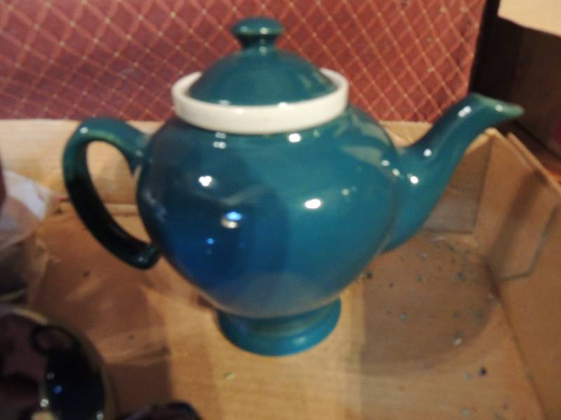 lot 481 image: TEA POTS - TEA POT WITH INFUSER & TEA FOR 2