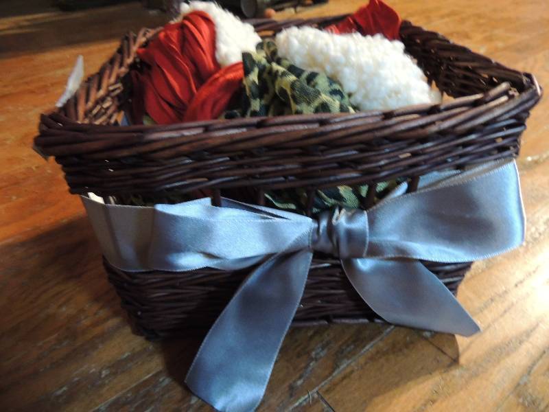 lot 477 image: BASKET WITH SCARVES