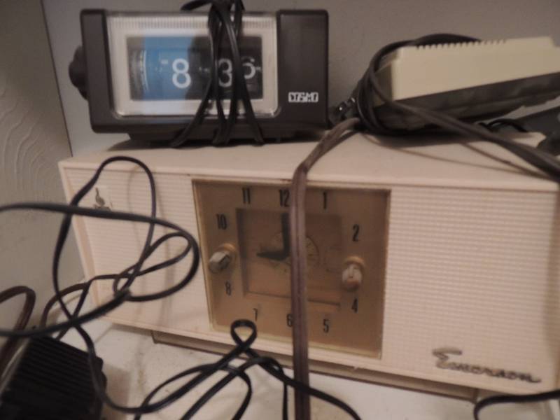 lot 608 image: Clock radio, digital clock plug and talk wireless intercom