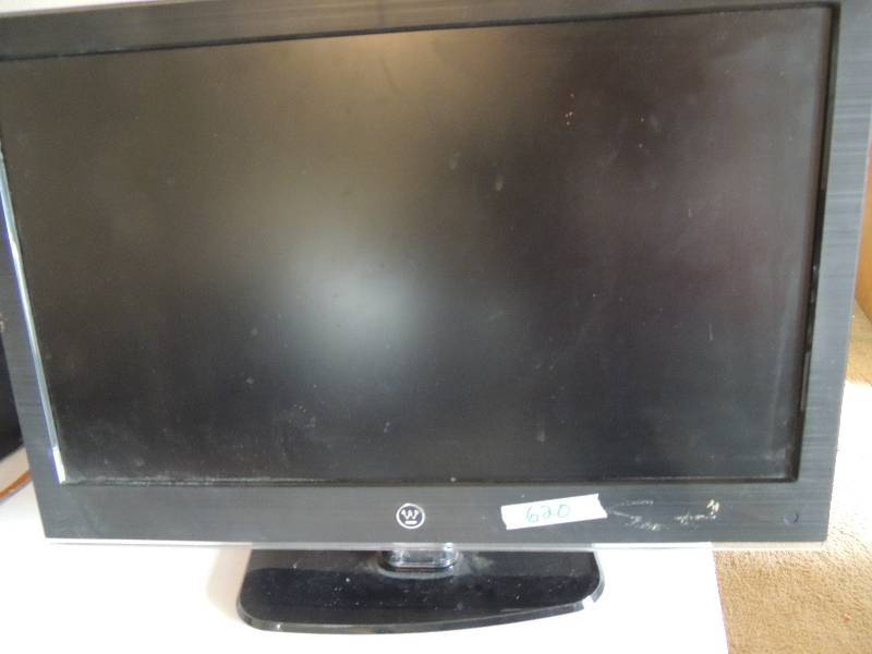 lot 620 image: Westinghouse 20 video screen TV