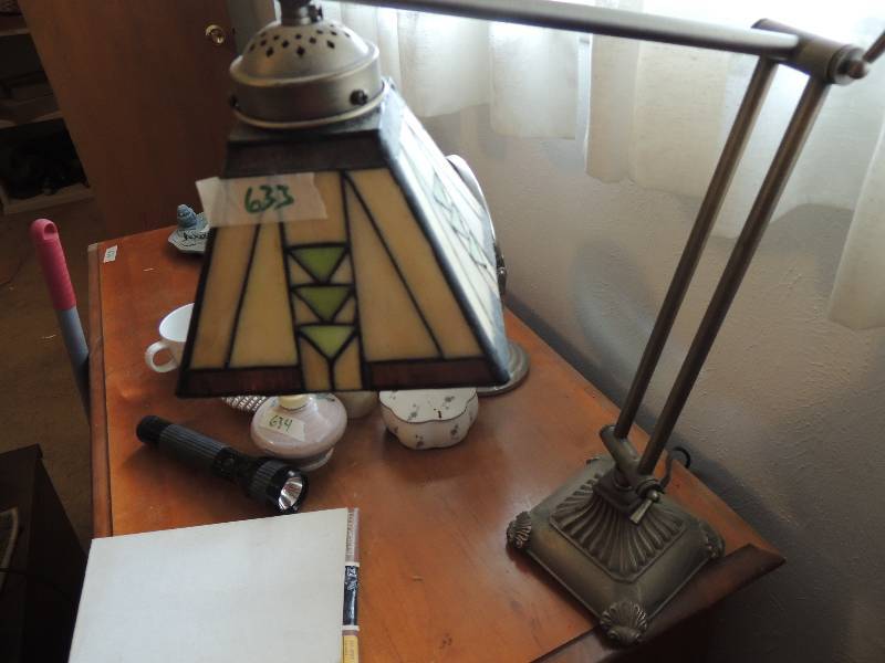 lot 633 image: Desk lamp with plastic shade