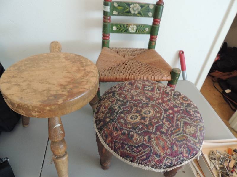 lot 640 image: Chair and 3 stools