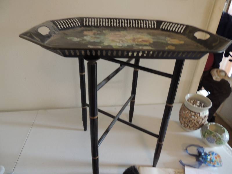 lot 646 image: Metal sewing tray with stand