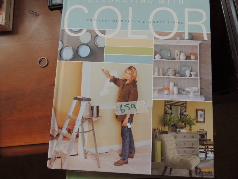 lot 659 image: Decorative books, Martha Stewart,  G. Florence, Depression glass