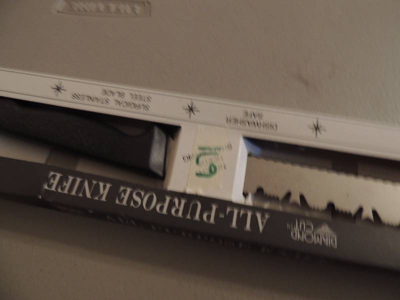 lot 671 image: All purpose knife