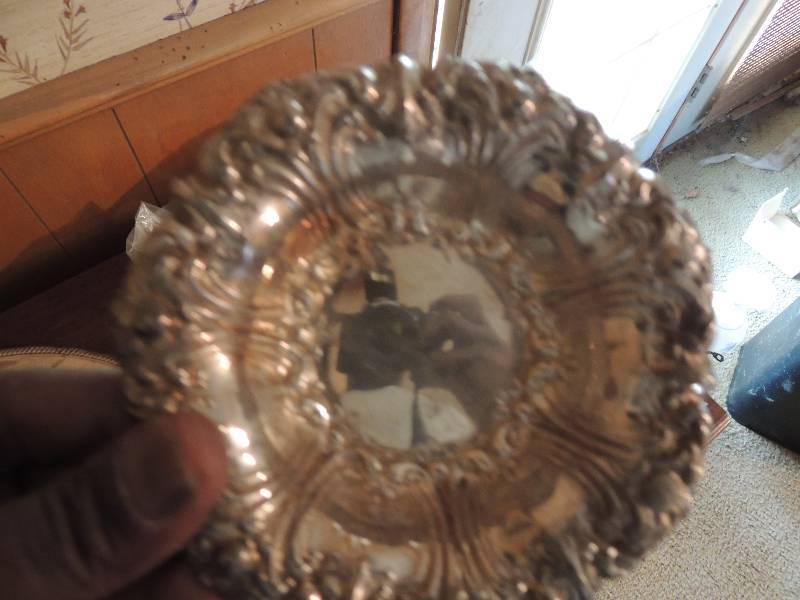 lot 678 image: Silver-plated platter and ladles