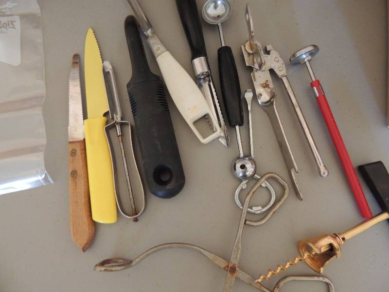 lot 699 image: Flatware, kitchen utensils, meat thermometer, peelers etc.