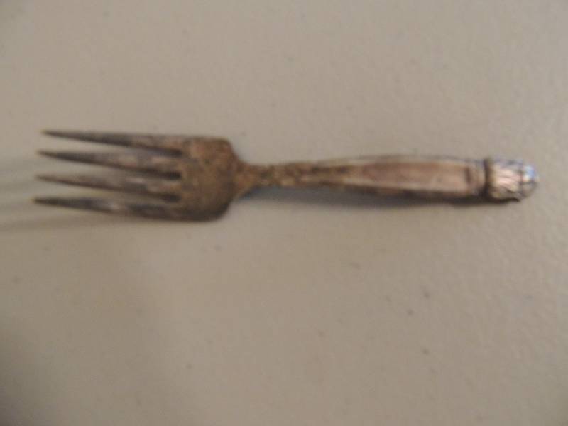 lot 700 image: James Edwards baby fork  (IS)
