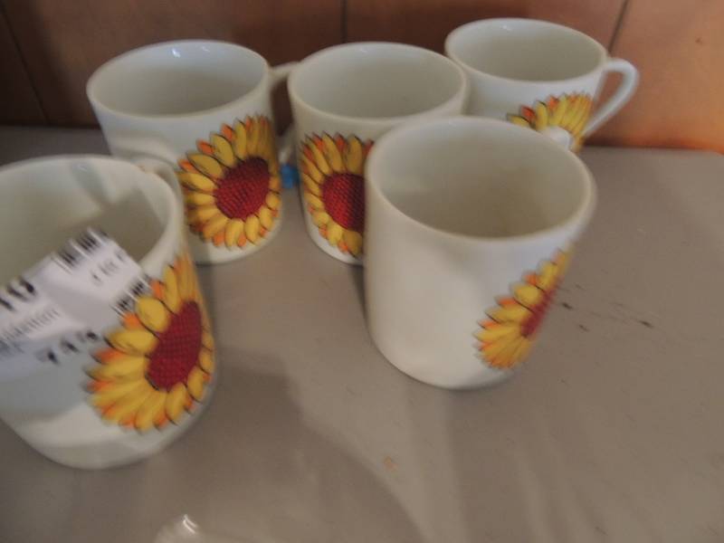 lot 713 image: x 5 sunflower coffee cups