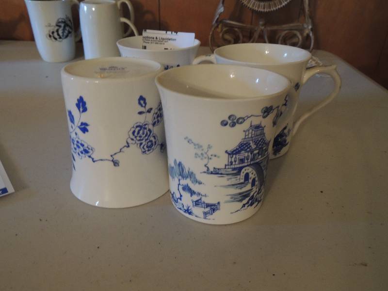 lot 717 image: Rosina China Queen  cups x 4