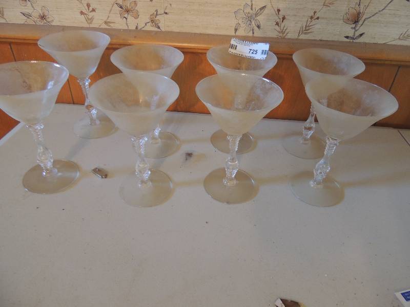 lot 725 image: Set of 8 crystal sherry glasses