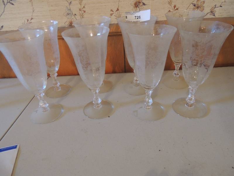 lot 726 image: Set of 8 crystal Goblet tea