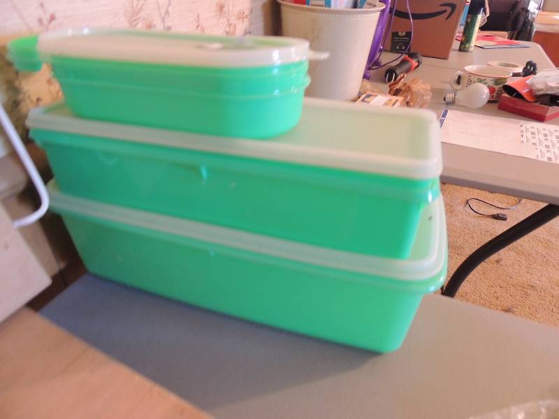 lot 737 image: 3 Tupperware storage containers