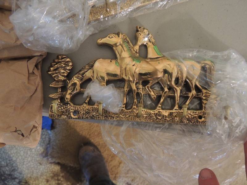 lot 739 image: NEW horse hooks x 5