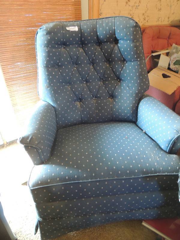 lot 769 image: La- Z-boy Blue rocker recliner
