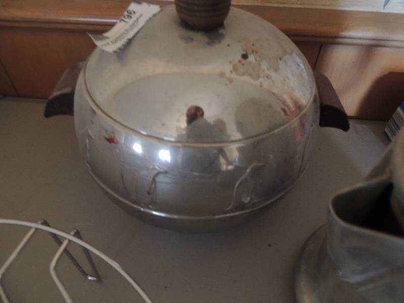 lot 796 image: Penguin Ice bucket, rock stand, Percolator, pot