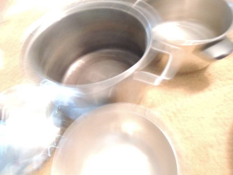 lot 806 image: 1 QT stock pot with lid