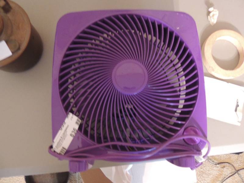 lot 836 image: Purple Fan